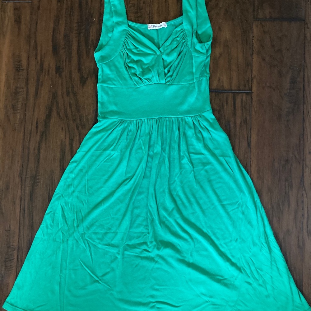 Forever 21 green dress sweetheart neckline